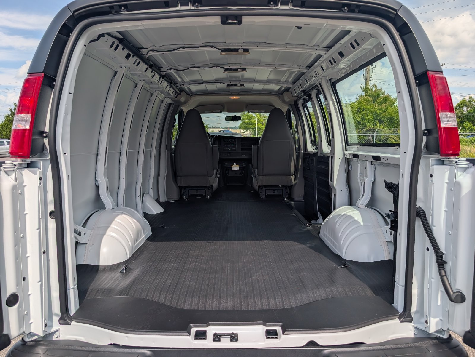 New 2026 Chevrolet Express 2500 w/ Driver Convenience Package RWD image 10