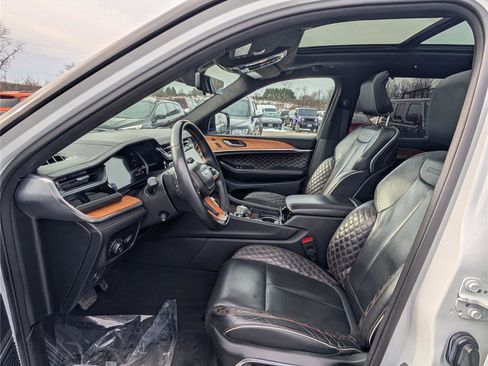 Used 2023 Jeep Grand Cherokee Summit image 15