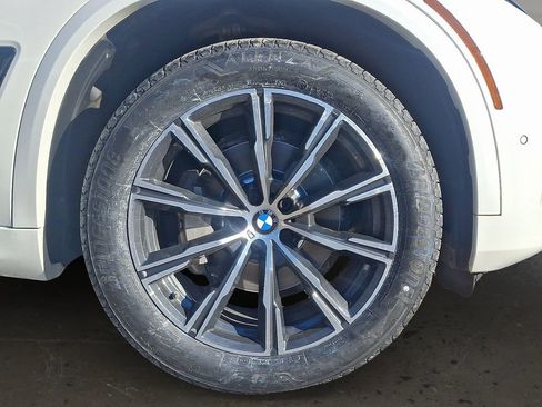 Used 2020 BMW X5 xDrive40i w/ M Sport Package image 9