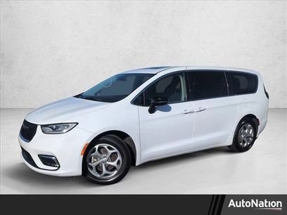 Used 2024 Chrysler Pacifica Limited