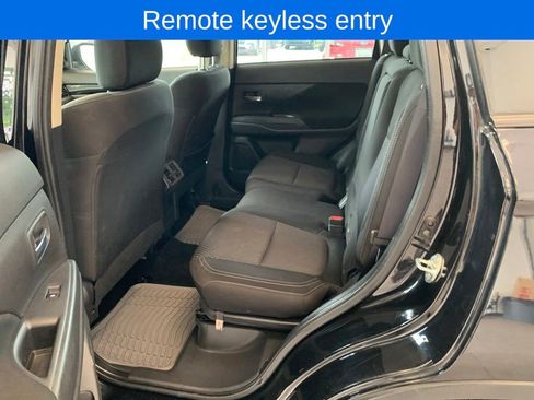 Used 2019 Mitsubishi Outlander ES AWD/4WD image 7