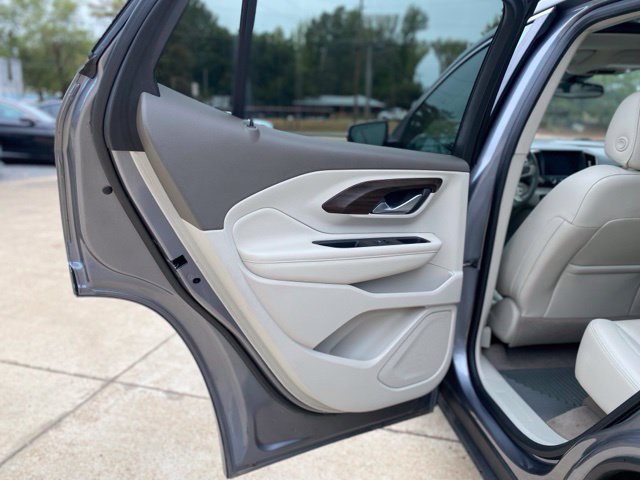 Used 2018 GMC Terrain Denali w/ Advanced Safety Package FWD image 17