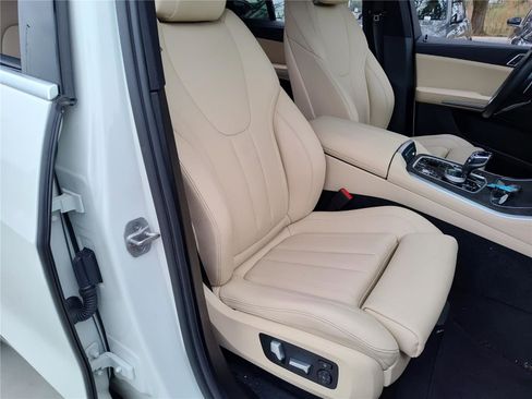 Certified 2022 BMW X5 sDrive40i w/ Premium Package image 24