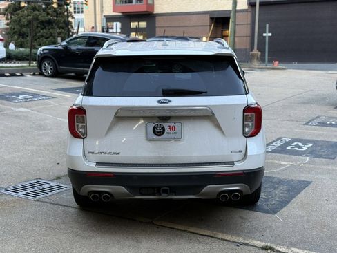 Used 2020 Ford Explorer Platinum w/ Premium Technology Package image 10