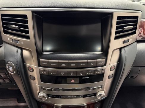 Used 2014 Lexus LX 570 4WD image 47