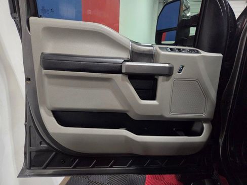 Used 2020 Ford F350 XLT w/ XLT Premium Package AWD/4WD image 35