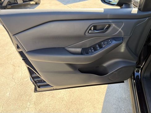 New 2026 Nissan Rogue S image 10