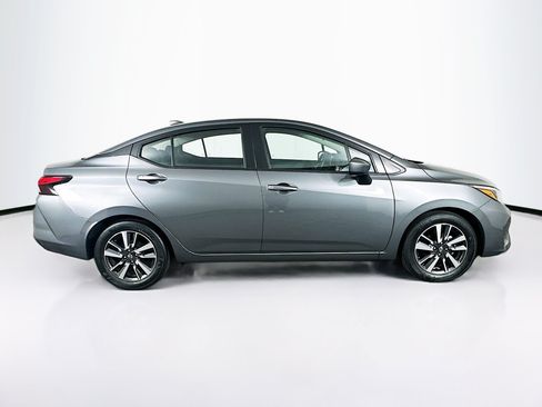 Used 2025 Nissan Versa SV FWD image 10