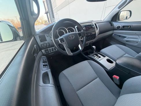 Used 2012 Toyota Tacoma 4x4 Double Cab w/ SR5 Pkg image 6