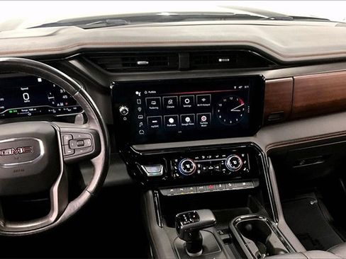 Used 2022 GMC Sierra 1500 AT4 w/ AT4 Premium Package image 6