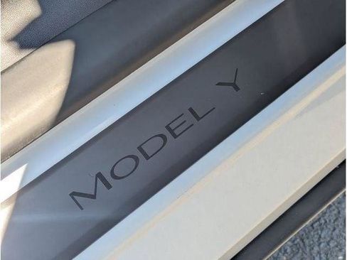 Used 2023 Tesla Model Y Long Range AWD/4WD image 67