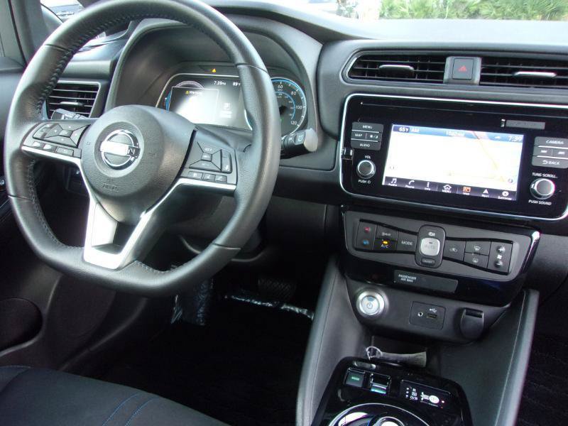 Used 2018 Nissan Leaf SV w/ SV Technology Package FWD image 25