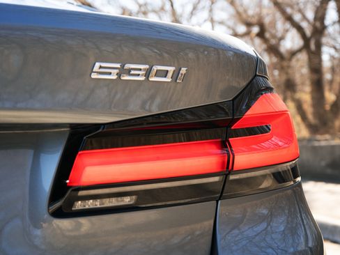 Used 2022 BMW 530i xDrive 530i xDrive w/ Premium Package image 13