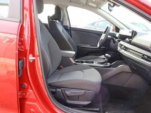 Used 2025 Kia K4 LXS image 23