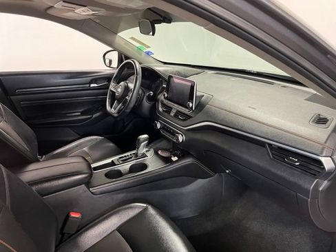 Used 2019 Nissan Altima 2.5 SR w/ SR Premium Package FWD image 11