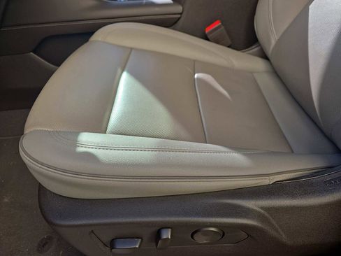 Used 2023 GMC Yukon SLT image 17