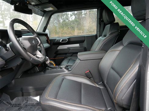 Used 2024 Ford Bronco Badlands image 13