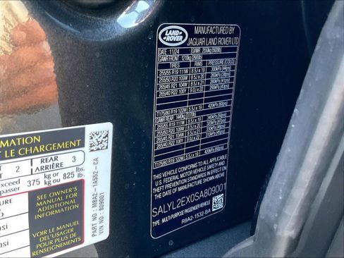 New 2025 Land Rover Range Rover Velar Dynamic SE image 36