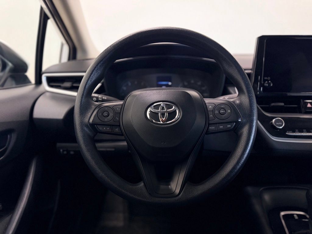 Used 2025 Toyota Corolla LE FWD image 13