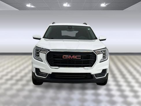 Used 2023 GMC Terrain SLE w/ Driver Convenience Package FWD image 5