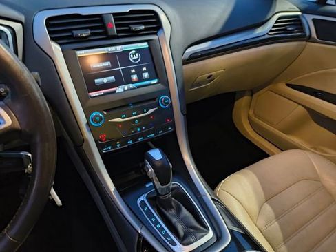 Used 2014 Ford Fusion SE w/ Equipment Group 502A image 10