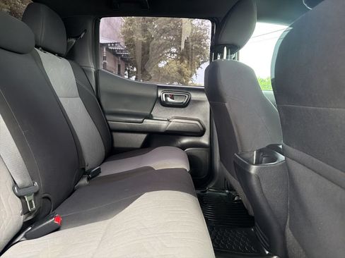 Used 2020 Toyota Tacoma TRD Sport AWD/4WD image 26