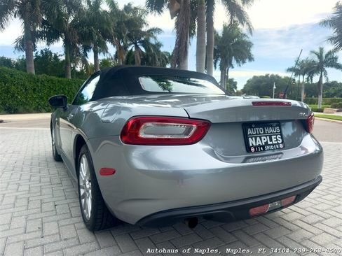Used 2017 FIAT 124 Spider Classica RWD image 8
