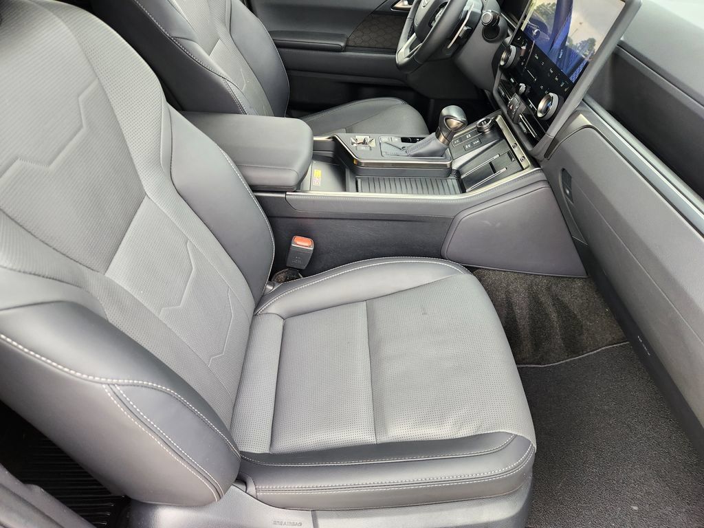 Certified 2025 Lexus GX 550 w/ Accessory Package (2T) AWD/4WD image 14