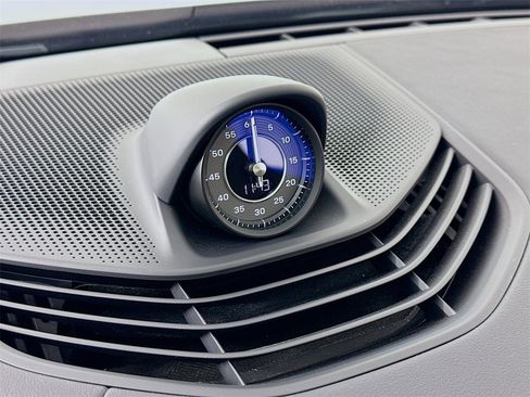 Used 2022 Porsche Taycan Turbo S image 19