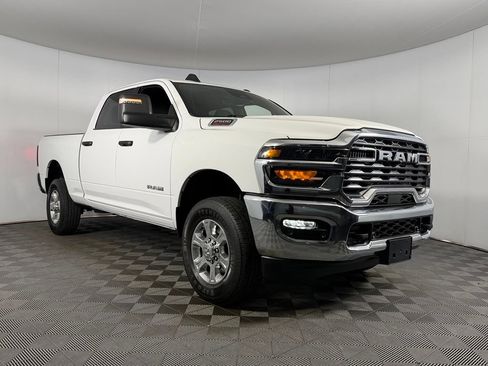 Used 2025 RAM 2500 Big Horn AWD/4WD image 5