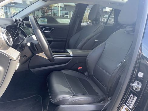 Used 2023 Mercedes-Benz GLC 300 image 9