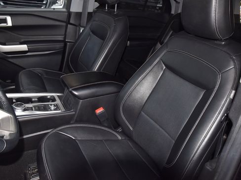 Certified 2023 Ford Explorer Limited image 33