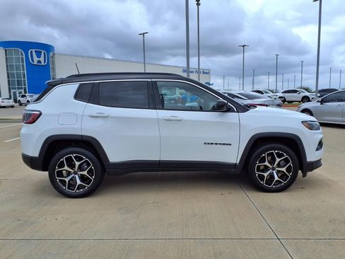 Used 2025 Jeep Compass Limited AWD/4WD image 8