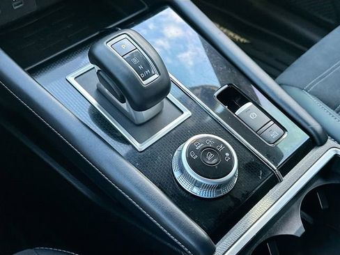 Used 2024 Mitsubishi Outlander SE Black Edition image 16