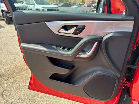 Used 2025 Chevrolet Blazer LT FWD image 18