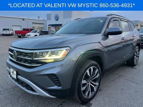 Certified 2022 Volkswagen Atlas SE w/ Panoramic Sunroof Package image 2