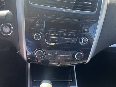 Used 2013 Nissan Altima 2.5 S FWD image 14