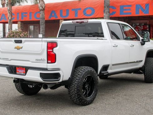 Used 2024 Chevrolet Silverado 3500 High Country w/ High Country Premium Package image 13