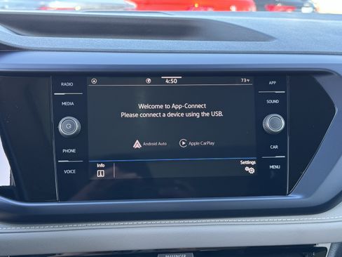 Used 2024 Volkswagen Taos SE w/ Panoramic Sunroof Package FWD image 26