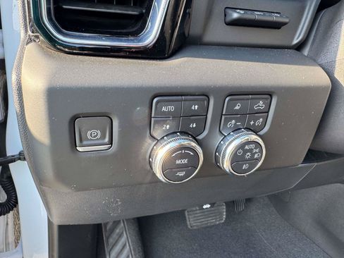 Used 2023 GMC Sierra 1500 Denali w/ Denali Reserve Package AWD/4WD image 31