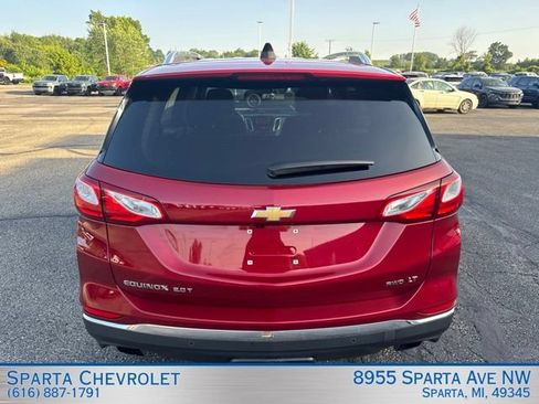 Used 2018 Chevrolet Equinox LT w/ Sun & Infotainment Package AWD/4WD image 4