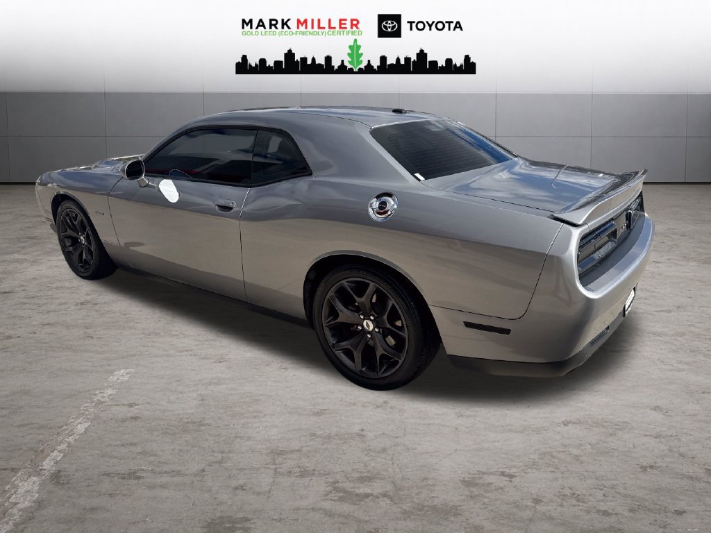 Used 2018 Dodge Challenger R/T w/ Driver Convenience Group RWD image 3