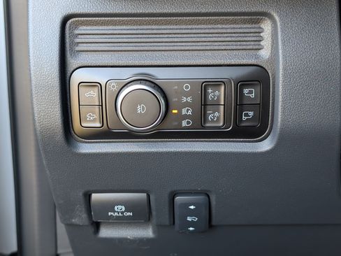 New 2026 Ford F250 Lariat w/ Black Appearance Package image 23