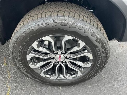 New 2026 GMC Canyon Denali AWD/4WD image 14
