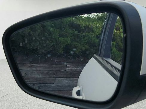 Used 2022 Ford Escape SEL FWD image 9