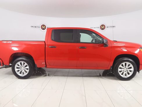 Used 2023 Chevrolet Silverado 1500 Custom image 2