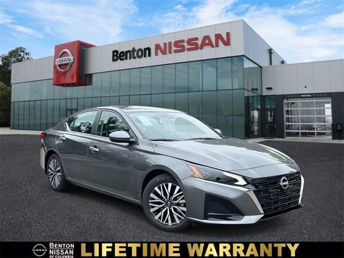 New 2025 Nissan Altima 2.5 SV w/ SV Premium Package image 1