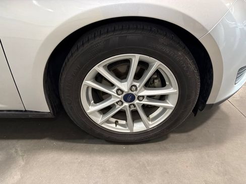 Used 2015 Ford Focus SE FWD image 16