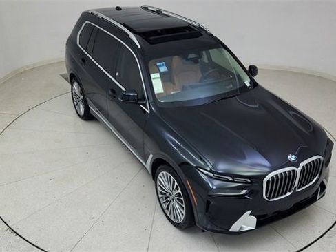 Used 2025 BMW X7 xDrive40i w/ Executive Package image 81