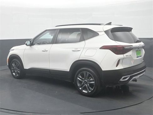 Used 2023 Kia Seltos S w/ Navigation Package image 5